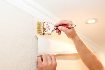 Pose de papier peint à Sévignac — revêtements muraux et toiles de verre